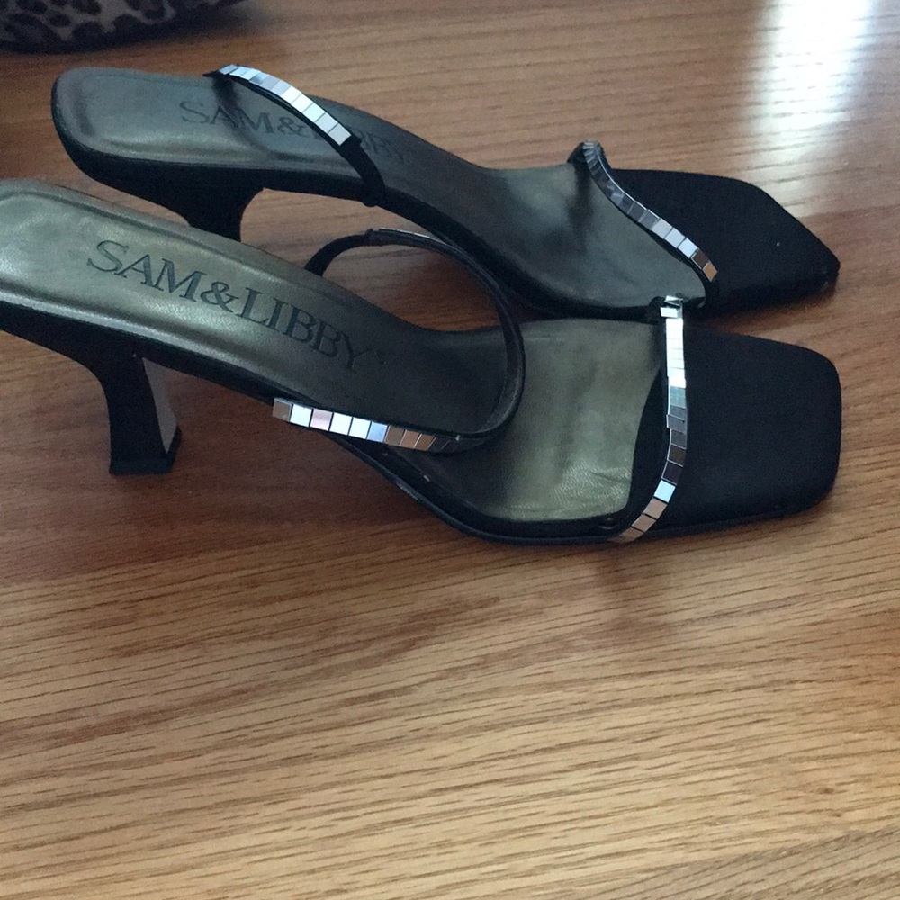 Heels - Picture 2 of 2